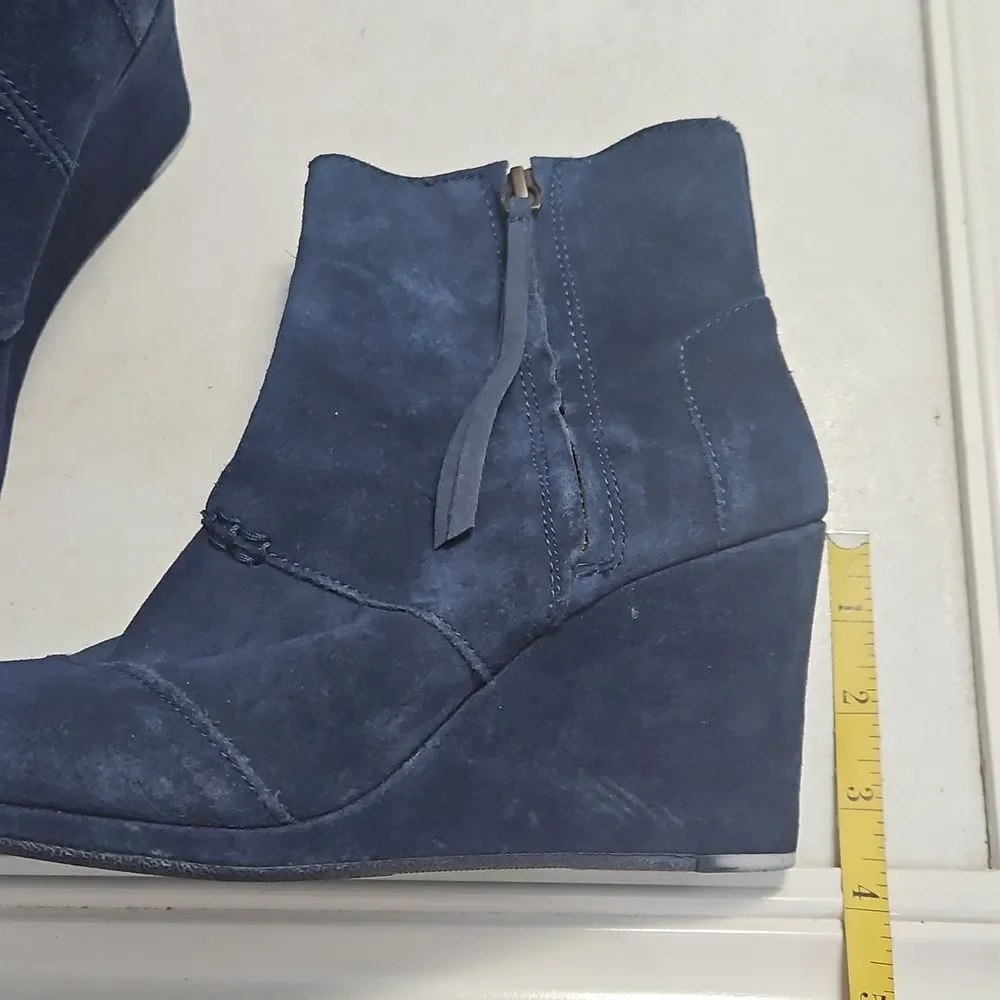 Toms Navy Suede Wedge Boots Size 7.5W